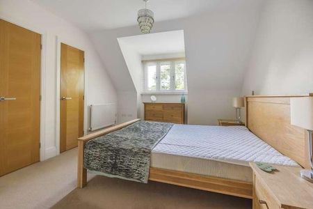 Ascot, Berkshire, SL5 - Photo 3