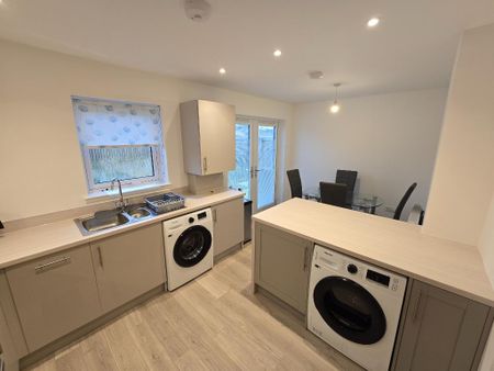 3 bedroom semi-detached house to rent - Photo 5