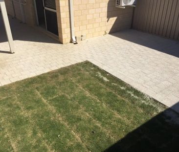 “Compact Studio Living - 2 x 1 x 1 Duplex” - Photo 5