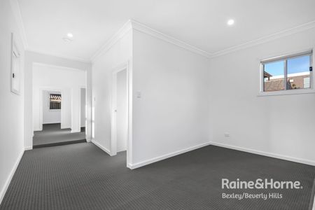 MODERN THREE BEDROOM GRANNY FLAT - Photo 4