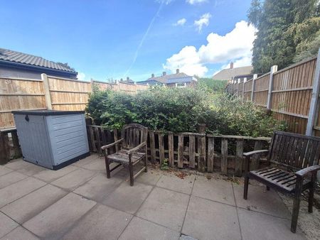 3 bedroom end of terrace house to rent - Photo 3