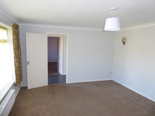 2 bedroom bungalow to rent - Photo 1