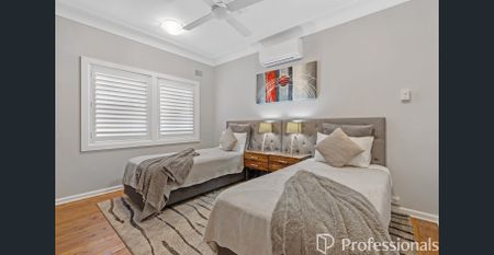 Fully furnished renovated three-bedroom house in Narwee - Photo 4