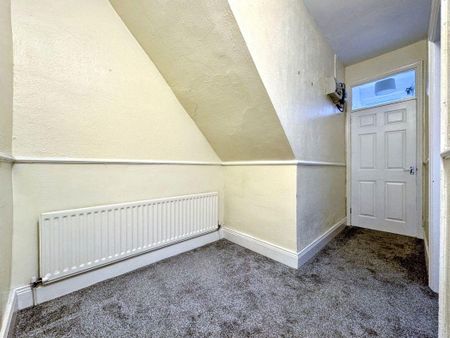 2 bed lower flat to rent in NE31 - Photo 2