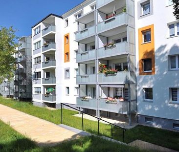 Sofort verfügbare 2-Raum-Wohnung mit Einbauküche - Photo 1