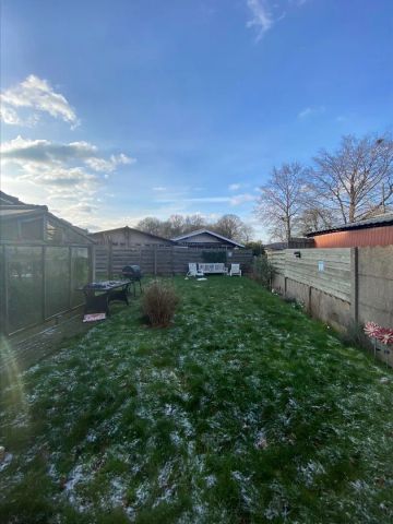 Rustig, doch nabij het centrum gelegen woning met 3 slaapkamers en tuin! - Photo 5