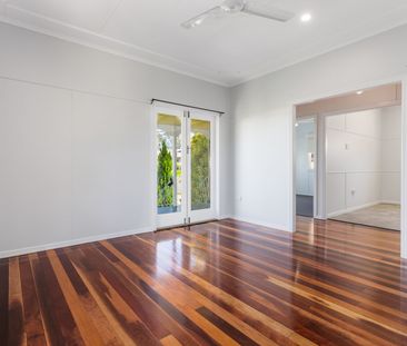 CHARMING CHARACTER COTTAGE - Photo 2