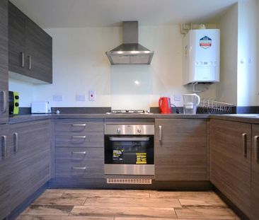 2 bedroom flat to rent - Photo 5