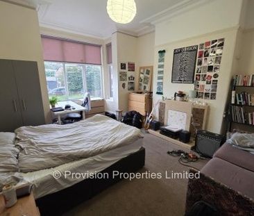 8 Bedroom House Brudenell Road - Photo 3