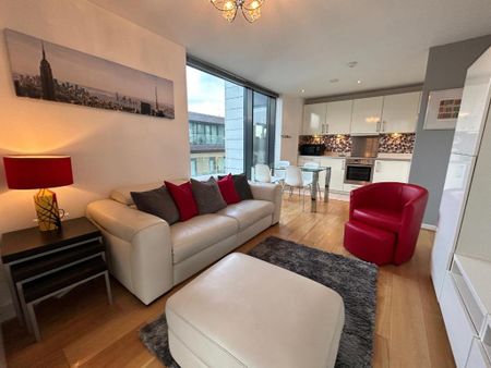 2 bedroom flat to rent - Photo 2