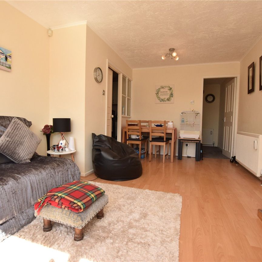 20, Abbeydale Mount, Leeds, West Yorkshire, LS5 3RA - Photo 1
