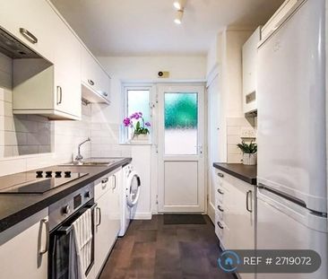 2 bedroom flat to rent - Photo 1