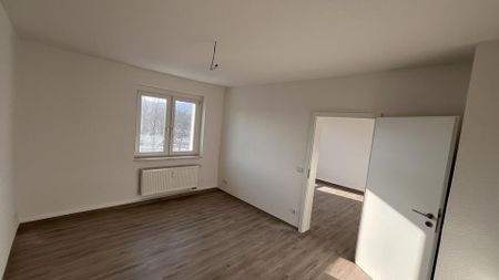 frisch sanierte 2-Zimmerwohnung mit traumhaften Ausblick - Photo 2