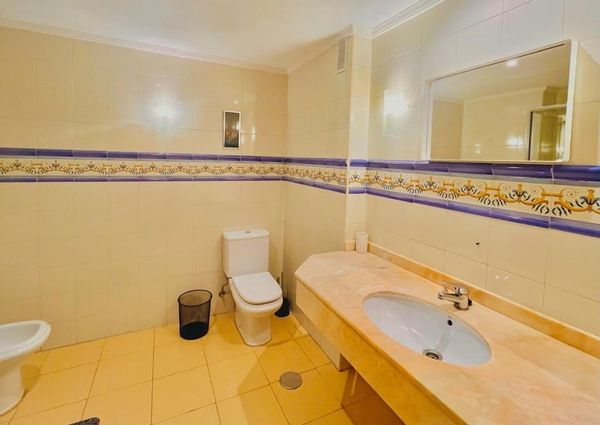 Calle de Santa Cruz de Marcenado, Madrid, Community of Madrid 28015