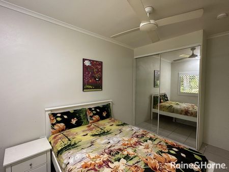 Move in for Christmas! 2 BEDROOMS: 1 BATHROOM: FULLY FURNISHED: CLOSE TO BEACH - Photo 4