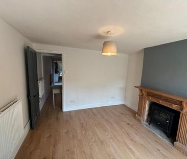 2 bedroom terraced house to rent - Photo 3