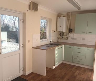 2 bedroom semi-detached house to rent - Photo 6