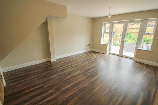 3 bedroom terraced house to rent - Photo 1