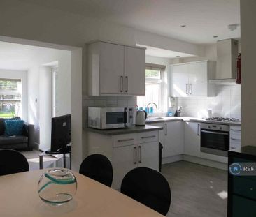 1 bedroom in a house share to rent - Photo 4