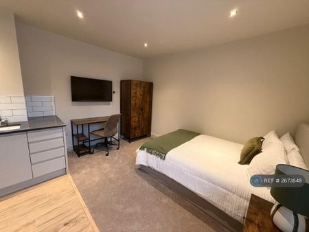 1 bedroom in a house share to rent - Photo 4