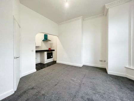 Studio to rent - Photo 2