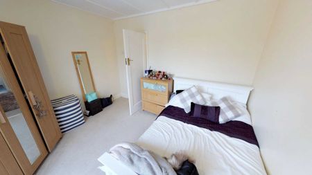 2 bed Apartment for rent - Photo 3