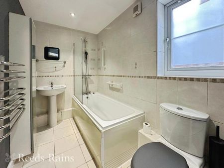 2 bedroom apartment to rent - Photo 2