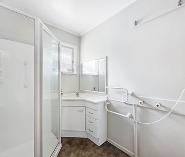 Convenient 2-Bedroom Front Unit in New Windsor - Photo 1