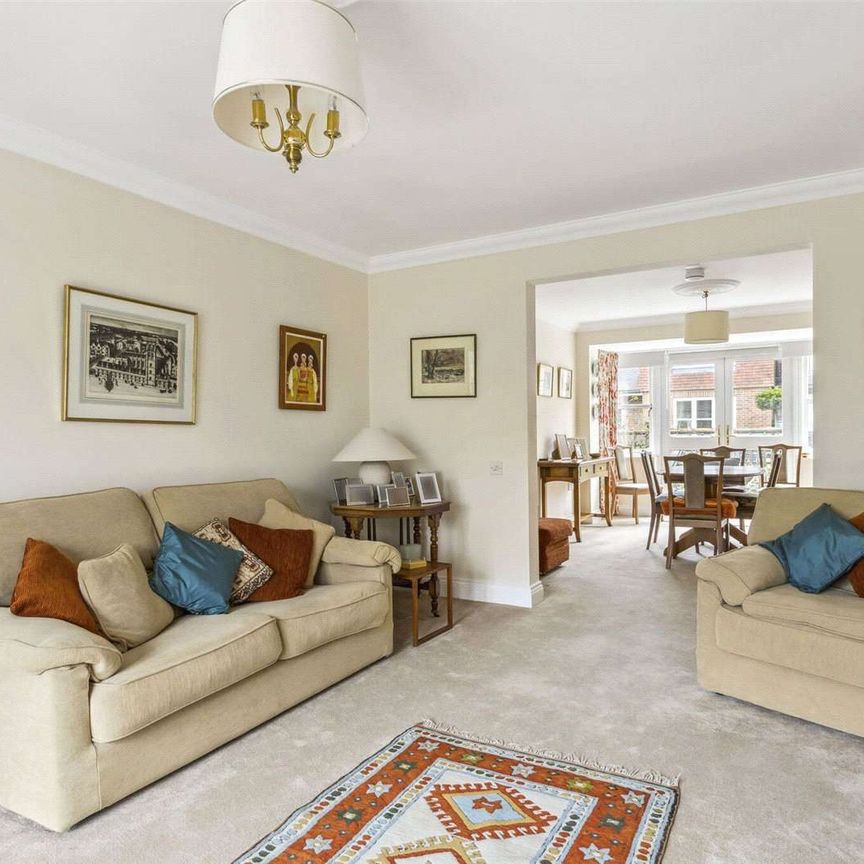 Two bedroom retirement cottage in the heart of Beaconsfield Old Town with a private patio and communal gardens. - Photo 1