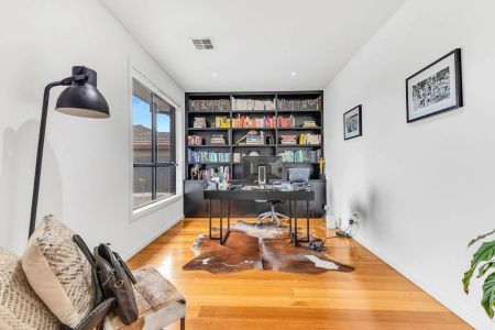 Spacious Modern Living - Photo 4