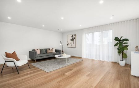 TOTALLY RENOVATED EXECUTIVE APARTMENT WITH SEPARATE HOME OFFICE - Photo 2