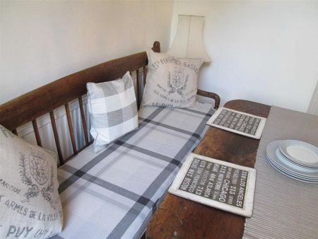 3 bedroom maisonette to rent - Photo 5