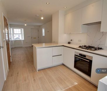 2 bedroom semi-detached house to rent - Photo 5