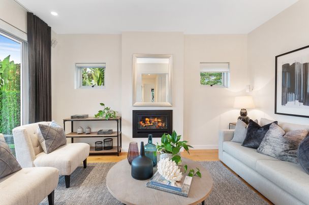 25 Grandview Grove, Seaforth NSW 2092 - House For Rent | Domain - Photo 1