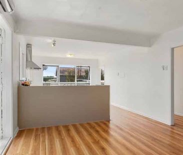 Brilliantly Located Home In Birkdale - Photo 4