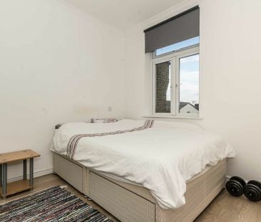 Chiswick High Road - Photo 5