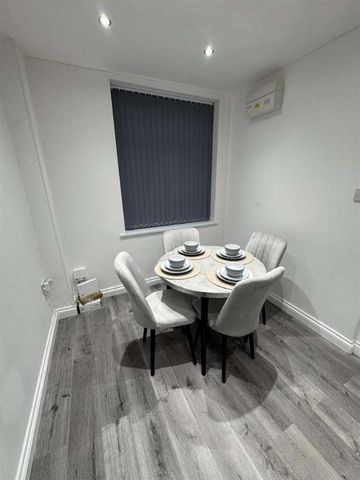 Burnage Lane, Manchester, M19 - Photo 4