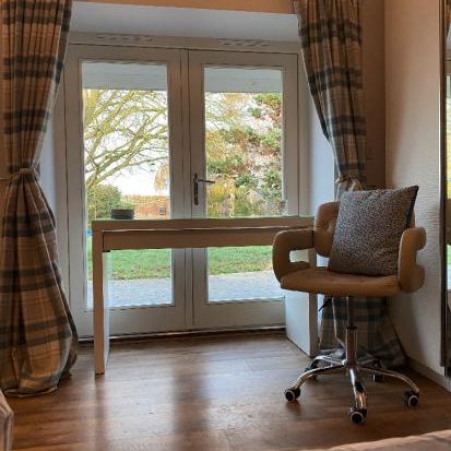 Detached annex - beautifully refurbished with parking and fibre broadband - Photo 1