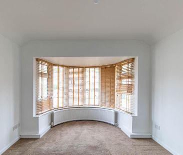 3 bedroom semi-detached bungalow to rent - Photo 4