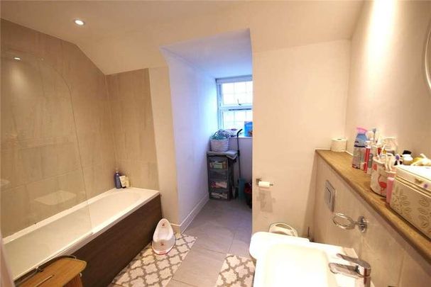 Crescent Road, Brentwood, Essex, CM14 - Photo 1