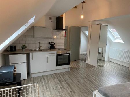 Studio to rent - Photo 3