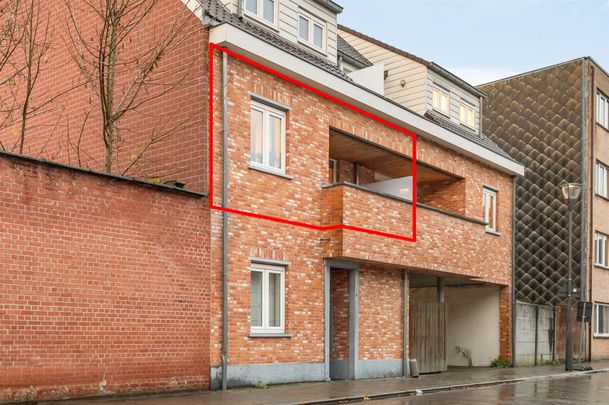Instapklaar appartement met 2 slaapkamers, terras en staanplaats - Photo 1
