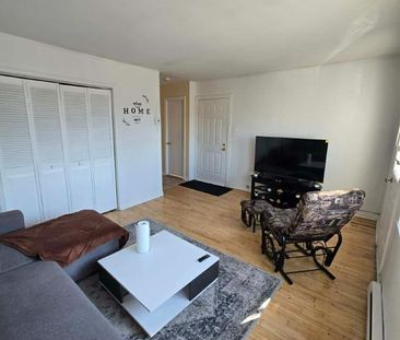 Beau 4 1/2 près de TOUT !!! - Photo 1