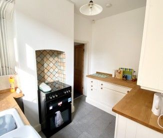 1 Bed - Upperton Road, Leicester, - Photo 3