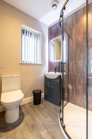 Room 2 Shared Accommodation, 80 Southwell Road, Room 2, Bangor, BT20 3AE - Photo 4