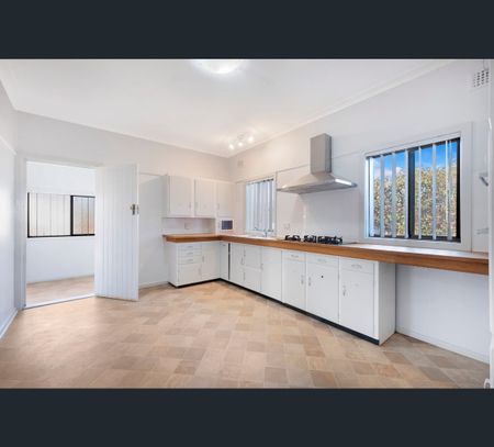 96 Derby Street, Penrith, NSW 2750 - Photo 3