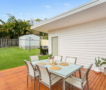 Bright & Stylish Renovated Home - Photo 6