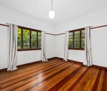 Spacious 4 Bed Home; Freshly Painted Throughout & Newly Polished Fl... - Photo 3