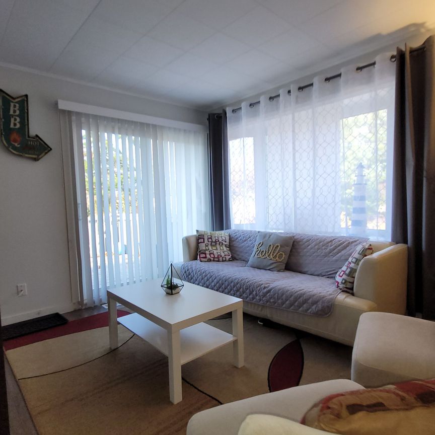 For Lease - 18 16TH Street, Wasaga Beach, Ontario - Photo 1