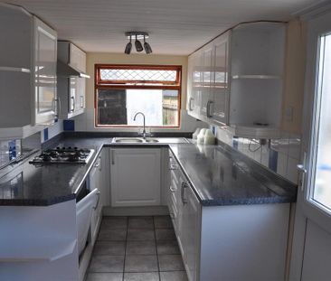 2 bedroom semi-detached house to rent - Photo 2